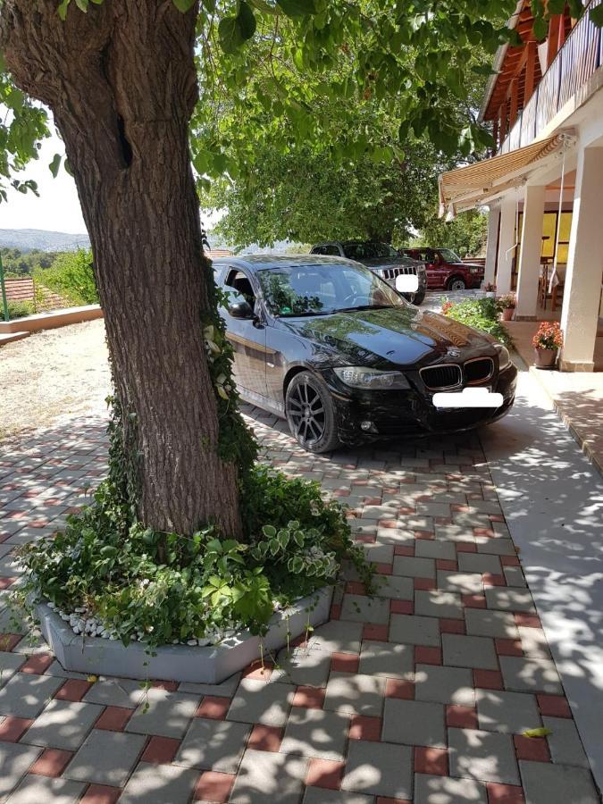 Apartmani Corleone Bilice Exterior foto