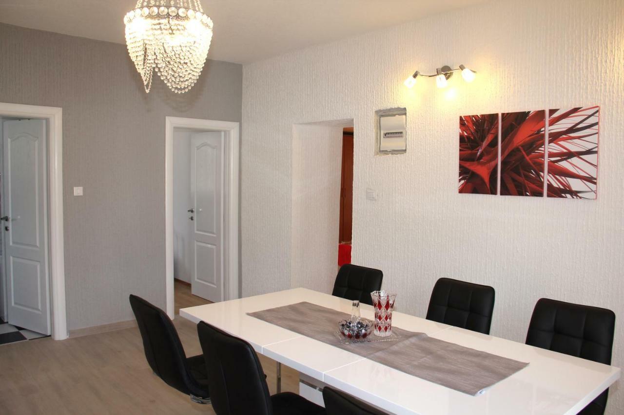 Apartmani Corleone Bilice Exterior foto