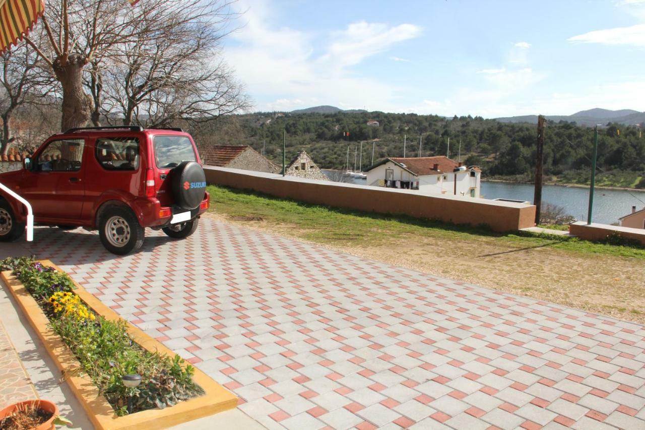 Apartmani Corleone Bilice Exterior foto