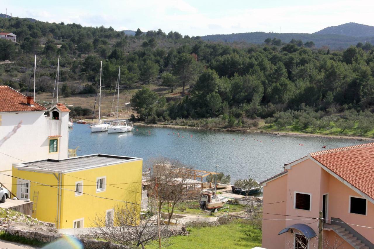 Apartmani Corleone Bilice Exterior foto