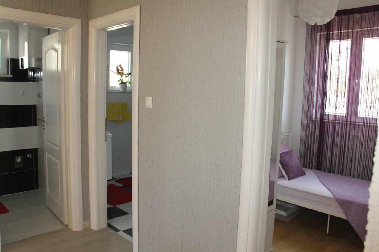 Apartmani Corleone Bilice Exterior foto