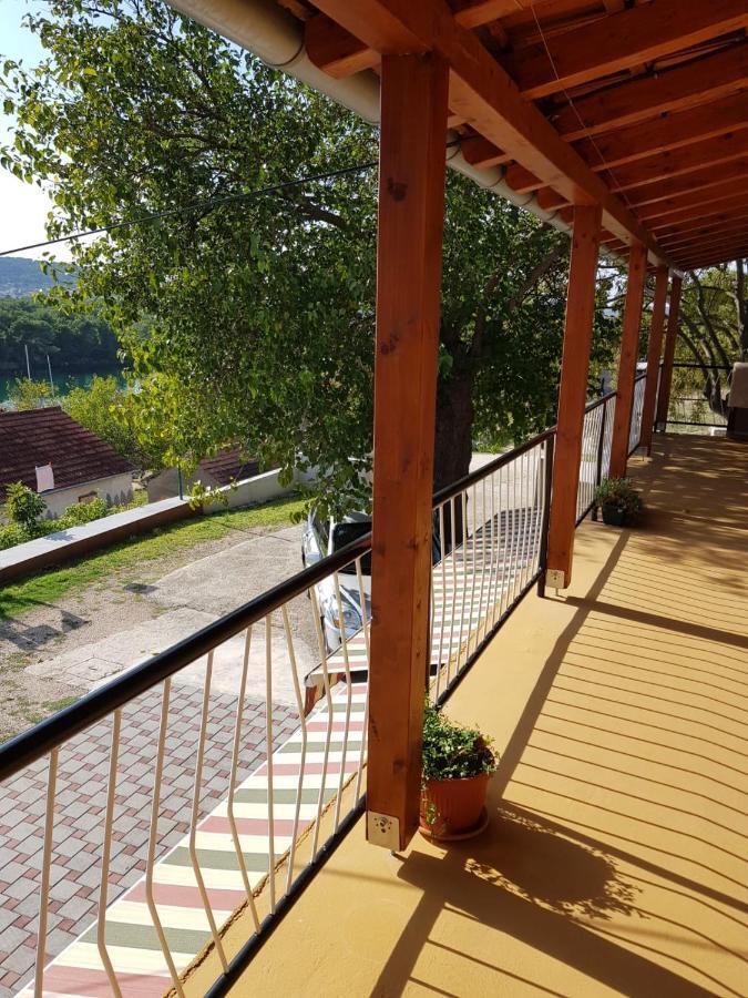 Apartmani Corleone Bilice Exterior foto